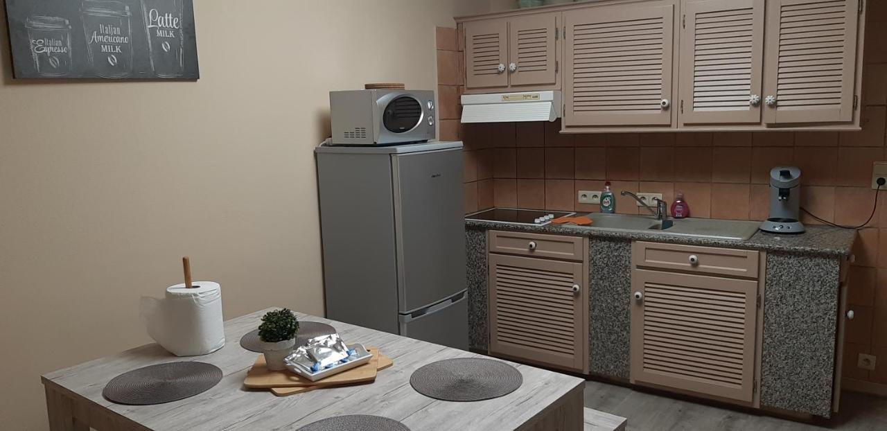 Petit Appartement Cosy Бастон Екстериор снимка